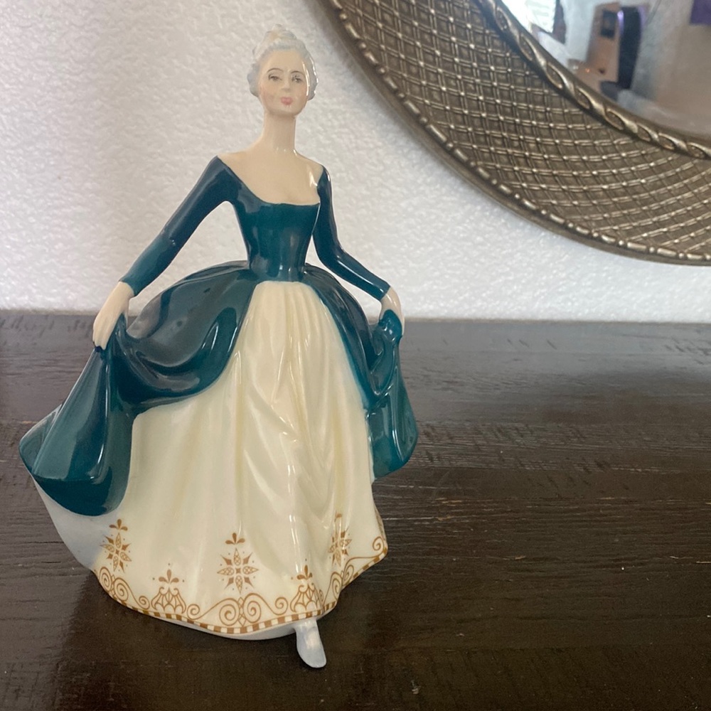 Regal Lady -Royal Doulton